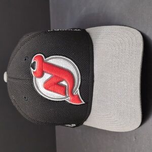Reebok ,Center Ice Collection , NHL New Jersey Devils Men's Fitted Hat,Size S/M.